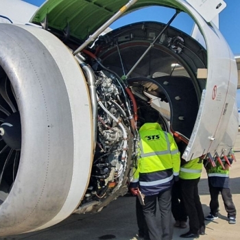 ✈ High-Paying Aircraft Maintenance Careers: Apply Online